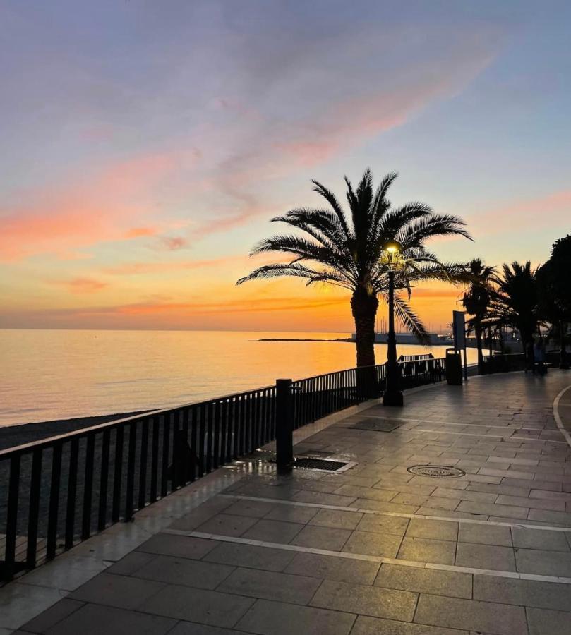Marbella Beachfront Edificio Mayoral Primera Linea De Playa Y Centro Ciudad Con Barco Opcional Dış mekan fotoğraf