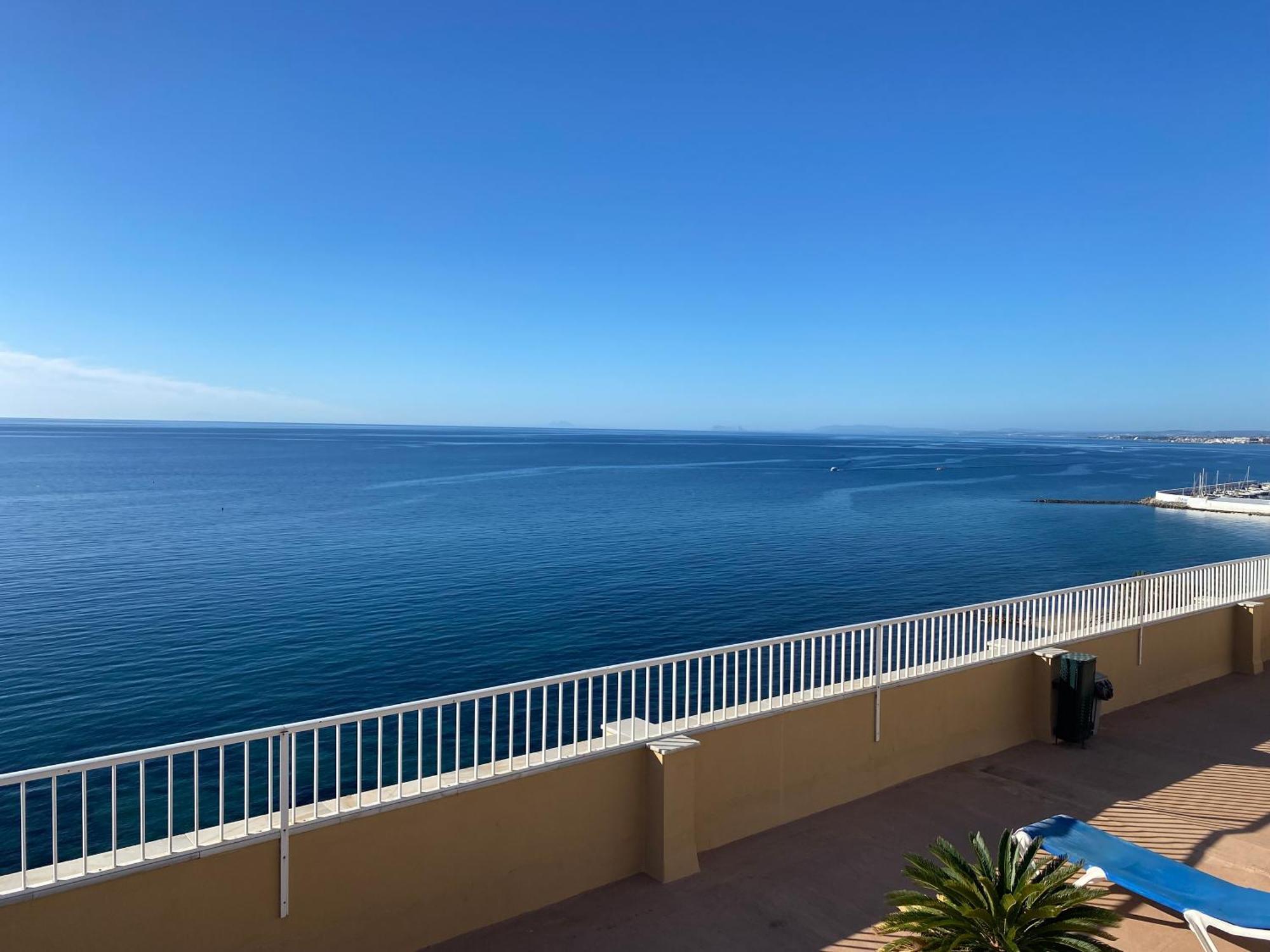 Marbella Beachfront Edificio Mayoral Primera Linea De Playa Y Centro Ciudad Con Barco Opcional Dış mekan fotoğraf